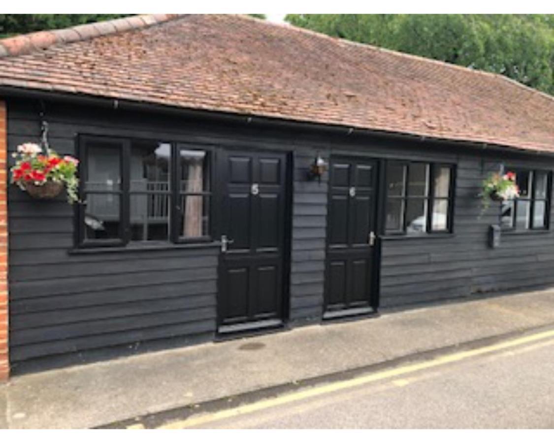 Stay And Relax At The Yew Tree Manuden Quarto foto