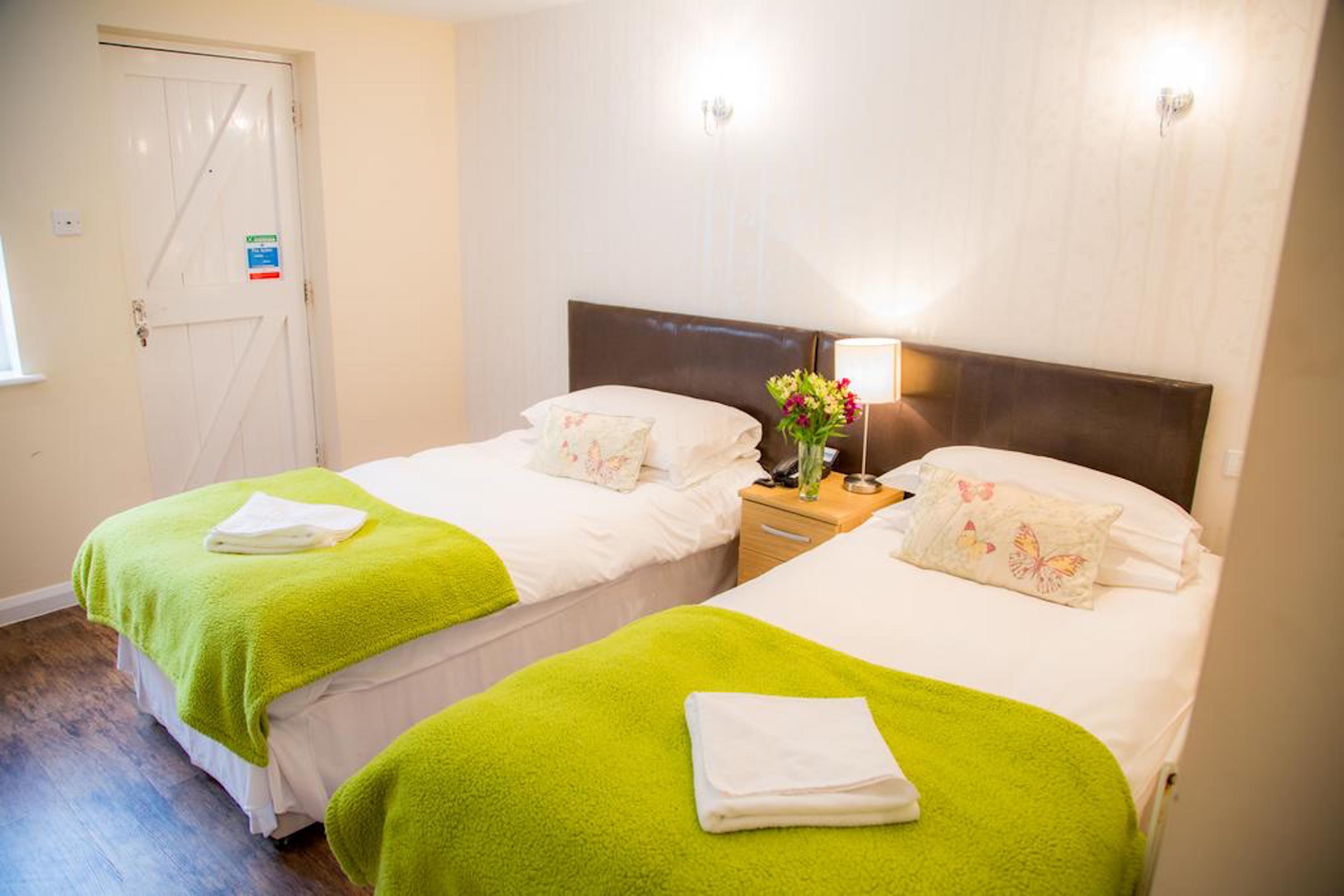 Stay And Relax At The Yew Tree Manuden Exterior foto