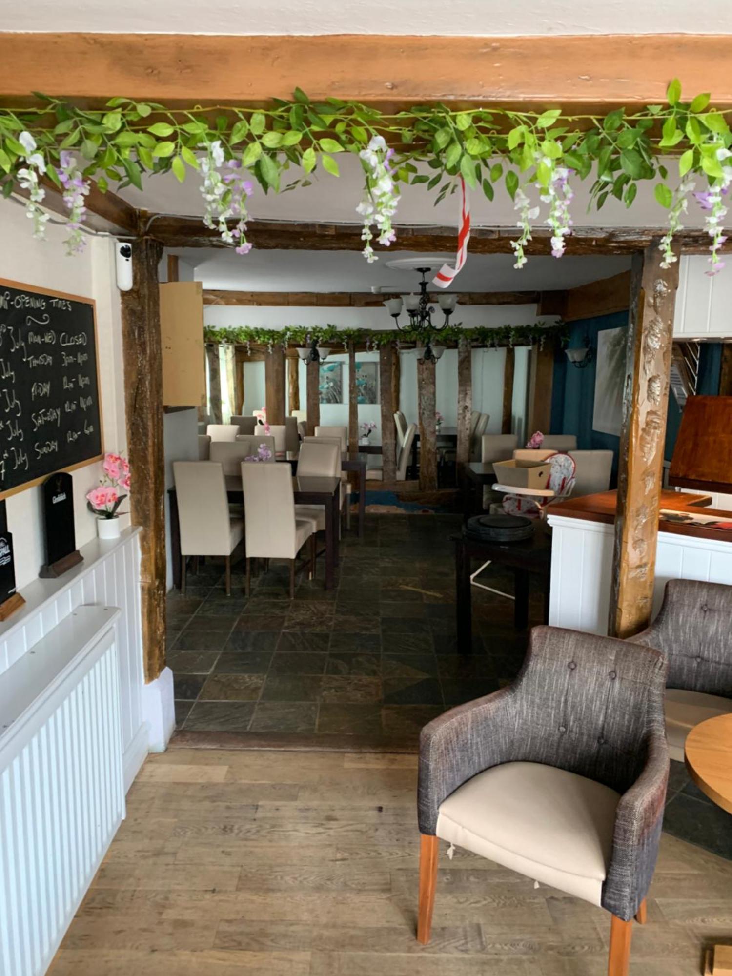 Stay And Relax At The Yew Tree Manuden Exterior foto